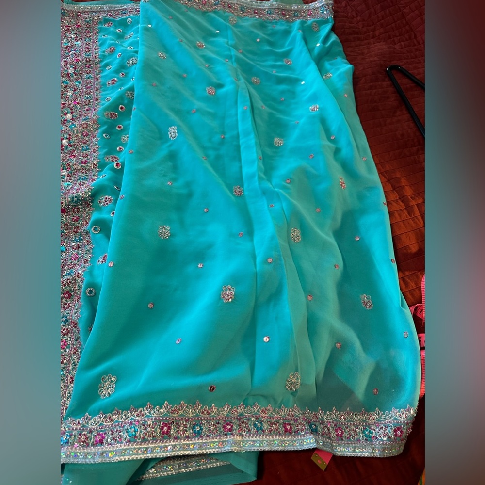 Saree - Picture 4 of 6